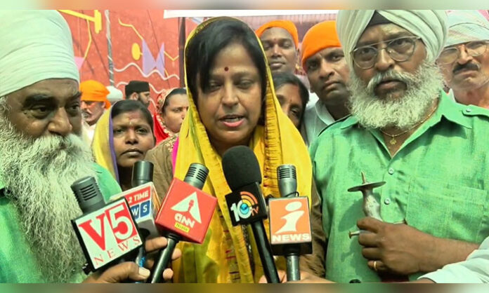 Dr Kota Neelima participating in Vaisakhi celebrations at Ameerpet Gurudwara with Sikh community