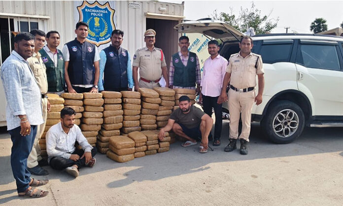 Police officials display 431 kilograms of ganja seized from an SUV at Pantangi Toll Plaza in Yadadri Bhuvanagiri district.