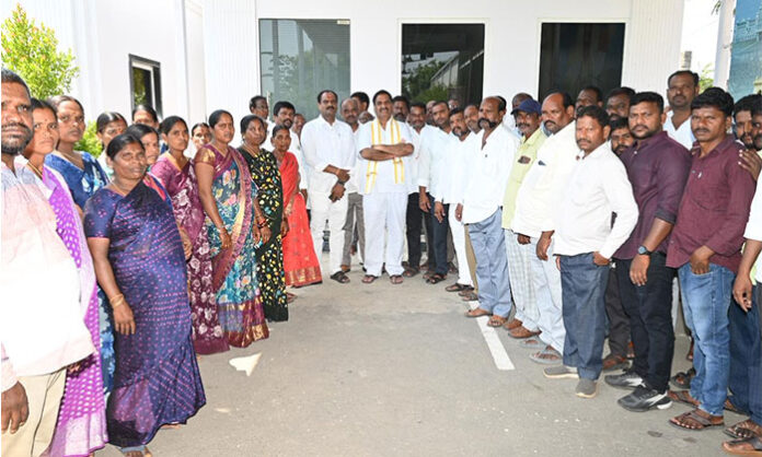 Farmers from Bandaraviryal village meet MLA Malreddy Ranga Reddy to seek compensation for families displaced by the mining zone in Survey Number 268.