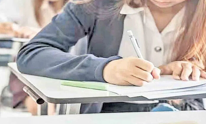 Students appearing for JEE Advanced 2026 found the Physics paper difficult while Mathematics was moderate and Chemistry easier.