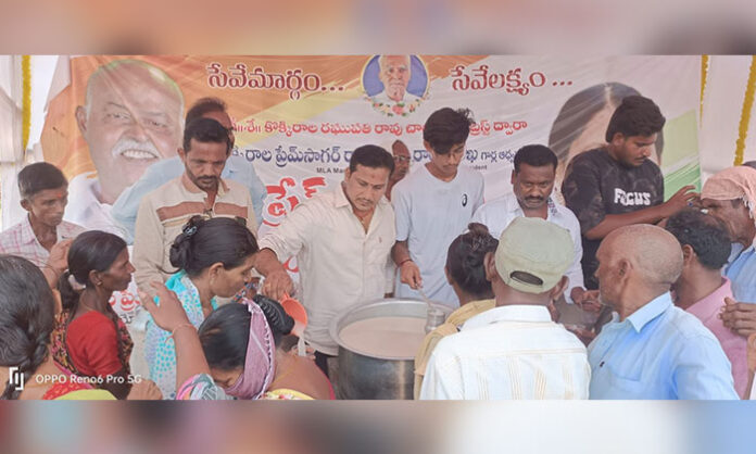 Free Ambali distribution service organized in Mancherial by Kokkirala Trust for public relief during summer