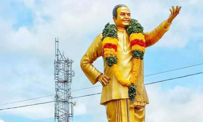 23-foot bronze statue of Nandamuri Taraka Rama Rao installed at Maitrivanam crossroads in Ameerpet, Hyderabad ahead of its official unveiling.