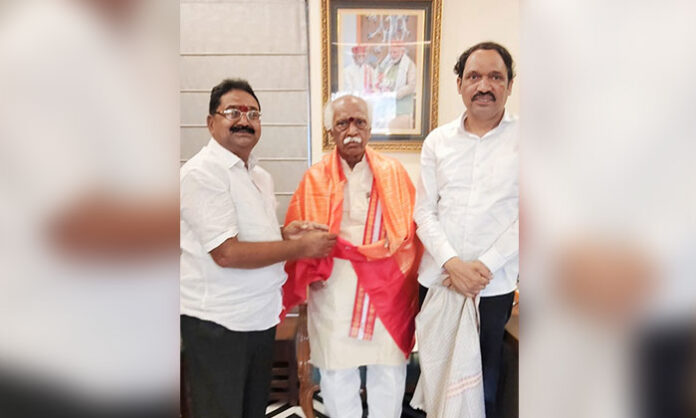 Gouda Aikya Sadhana Samithi leaders meet former Governor Bandaru Dattatreya to discuss community development and welfare issues.