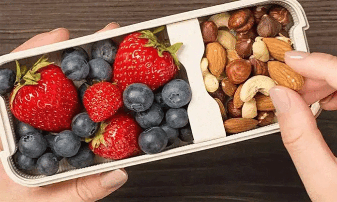 Healthy energy-boosting snacks made with protein, fiber, and healthy fats help maintain energy levels and improve concentration throughout the day.