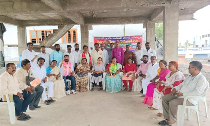 Action committee meeting held at Balajinagar Dalit Welfare Hall demanding removal of Jawahar Nagar dumping yard due to pollution concerns