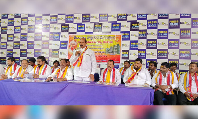 Kuruma Sangham Panel 2 members addressing press conference in Somajiguda rejecting allegations made by MLA Beerla Ilaiah regarding organizational and building-related disputes.
