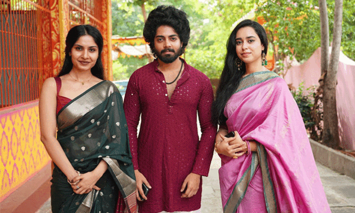 The film Na Gurinchi Neeku Teliyali was launched in a grand ceremony with Vishva, Aishwarya, and Anusha playing the lead roles under the direction of Venkatesh Kalivela.