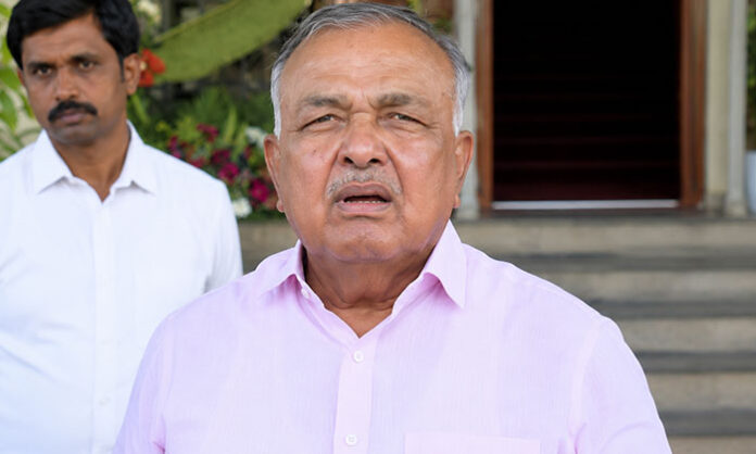 Ramalinga Reddy resigns from Karnataka cabinet amid dispute over portfolio allocation involving DK Shivakumar and Congress leadership.