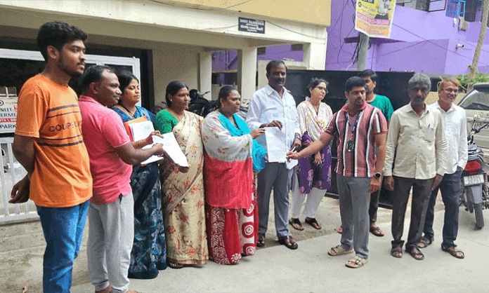 BJP State Executive Committee Member Ravi Prasad Goud reviews the Special Intensive Revision (SIR) process at polling booths in Boudhanagar and interacts with party workers.