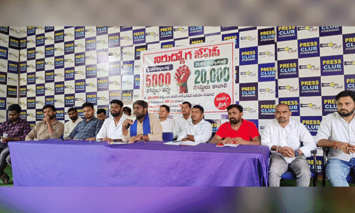 DSFI National President Dr. Vivek addresses a press conference demanding job notifications, recruitment transparency, and immediate action on unemployment issues in Telangana.