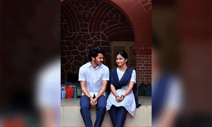Harsh Roshan and Nakshatra feature in the lyrical video of 