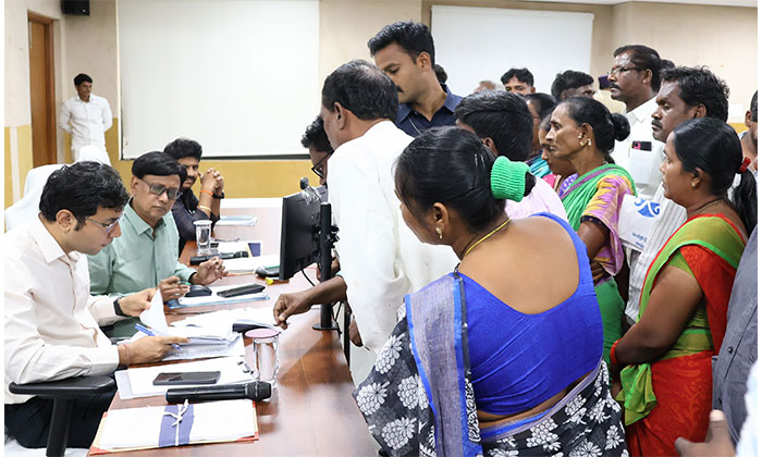 Prajavani | ప్రజావాణి దరఖాస్తులను వెంట వెంటనే పరిష్కరించాలి 8 Bhavesh Mishra directs prompt resolution of Prajavani applications01
