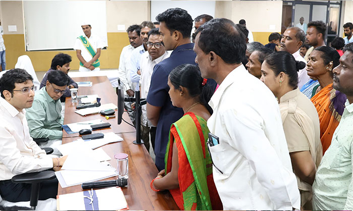 Prajavani | ప్రజావాణి దరఖాస్తులను వెంట వెంటనే పరిష్కరించాలి 2 Bhavesh Mishra directs prompt resolution of Prajavani applications3