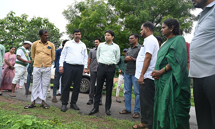 Collector | గ్రామాల్లో తాగునీటి సమస్యలు తలెత్తకుండా చర్యలు తీసుకోవాలి 2 Bhavesh Mishra reviews village drinking water2