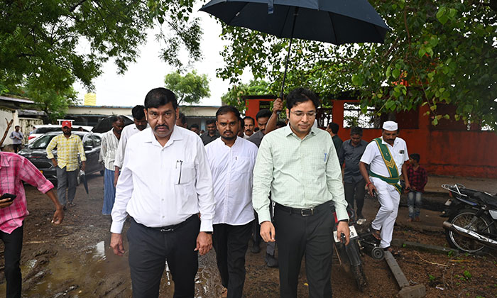 Collector | గ్రామాల్లో తాగునీటి సమస్యలు తలెత్తకుండా చర్యలు తీసుకోవాలి 4 Bhavesh Mishra reviews village drinking water4