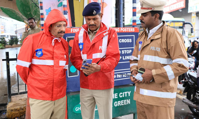 CP Sajjanar | భారీ వర్షాల నేపథ్యంలో అప్రమత్తంగా ఉండాలి.. 1 CP Sajjanar Heavy Rain Advisory