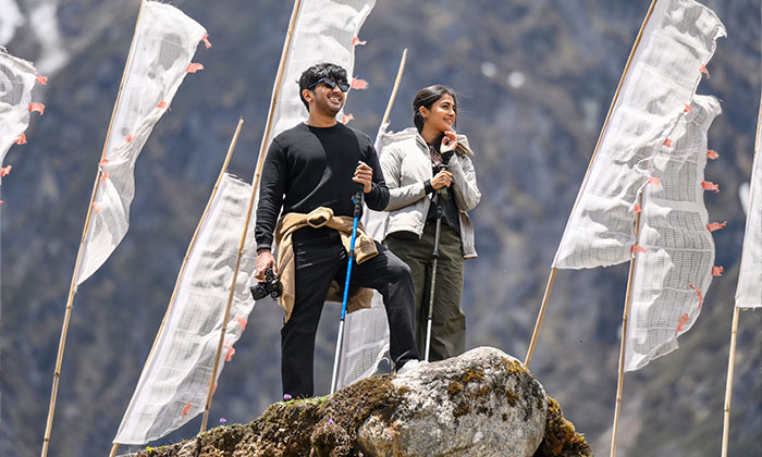 Dulquer Salmaan Sri Sri Bomma Bomma Song1