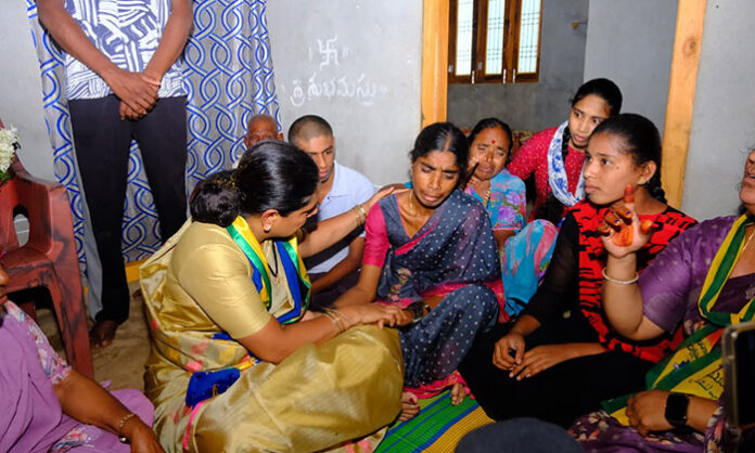 Kalvakuntla Kavitha visited the family of Nerella victim Gandham Gopal and called for justice for the affected families, demanding ₹1 crore compensation for each family and action against those responsible for the 2017 Nerella incident.