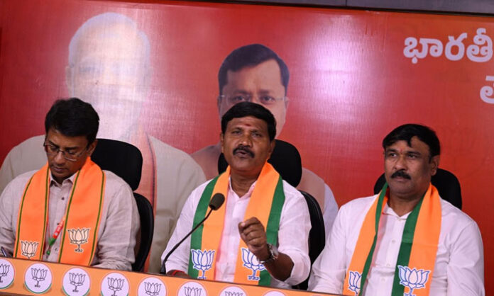 BJP leader Kasam Venkateshwarlu criticizes Congress and BRS over unemployment and governance in Telangana.