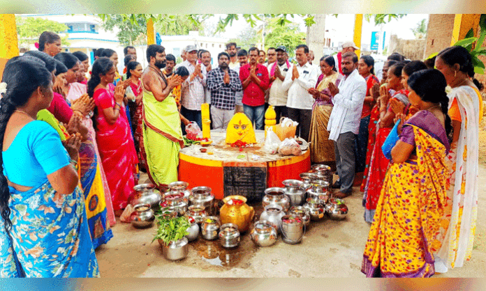 Villagers perform Jalabhishekam for Sri Bodrayi and Pochamma Thalli in Khanapuram, offering prayers for timely rainfall, good harvests, and village prosperity.