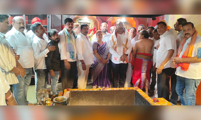 Development | శ్రీ వారాహి ప్రత్యంగిరా మాత ఉత్సవాల్లో కె.ఎల్.ఆర్. 1 Kichannagari Laxma Reddy RK Puram Development Works