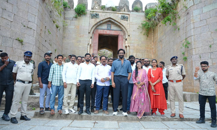 Manchu Vishnu | మెదక్ వైభవం వెండితెరపై ఆవిష్కరిస్తా 1 Manchu Vishnu Visits Medak Tourism Sites1