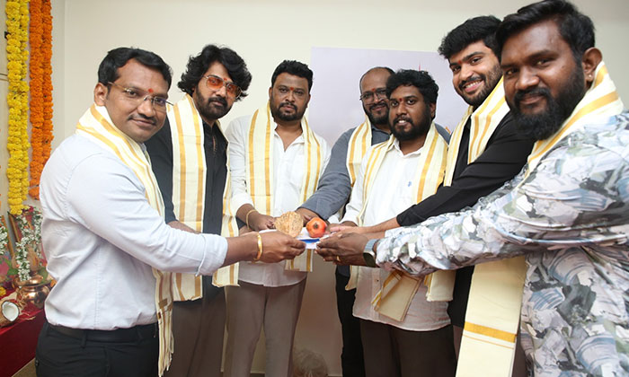 Ori Nayano | మూవీ టైటిల్ లాంచ్ చేసిన హీరో నవీన్ చంద్ర 1 Ori Nayano movie title unveiled by Naveen Chandra3
