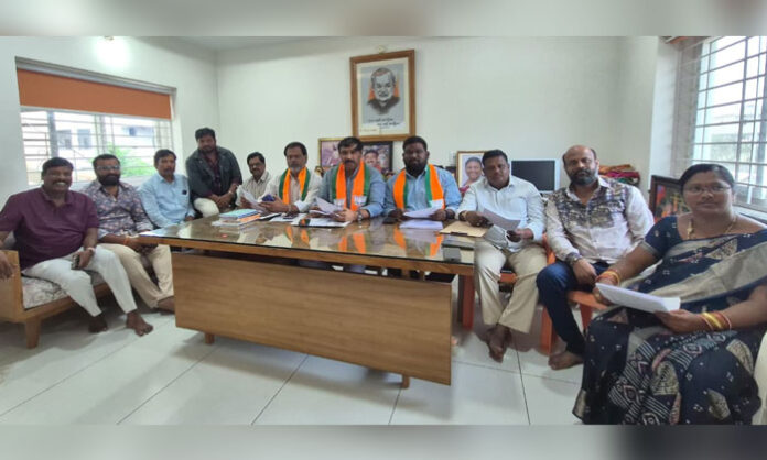 BJP leader Patholla Vikram Reddy addressing the media on the Special Intensive Revision process.