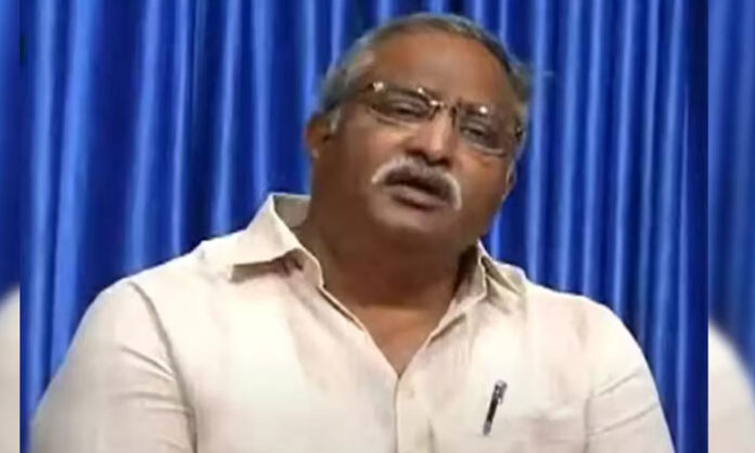 SIT officials record the statement of retired IPS officer AB Venkateswara Rao in the Telangana phone-tapping case.