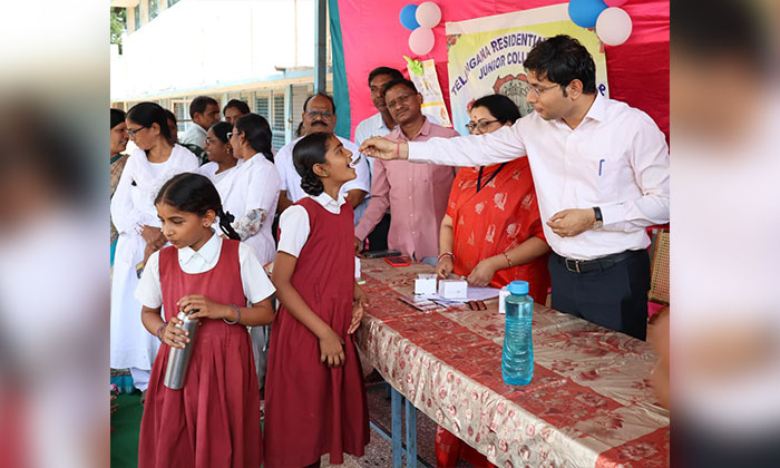 albendazole tablets distributed nirmal students4.jpg1