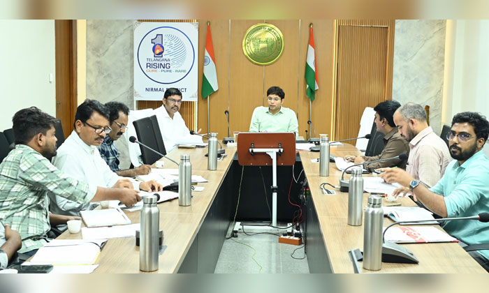 Municipal Sanitation | మున్సిపాలిటీలలో పరిశుభ్రతకు ప్రాధాన్యం ఇవ్వాలి 2 bhavesh mishra reviews municipal sanitation work11