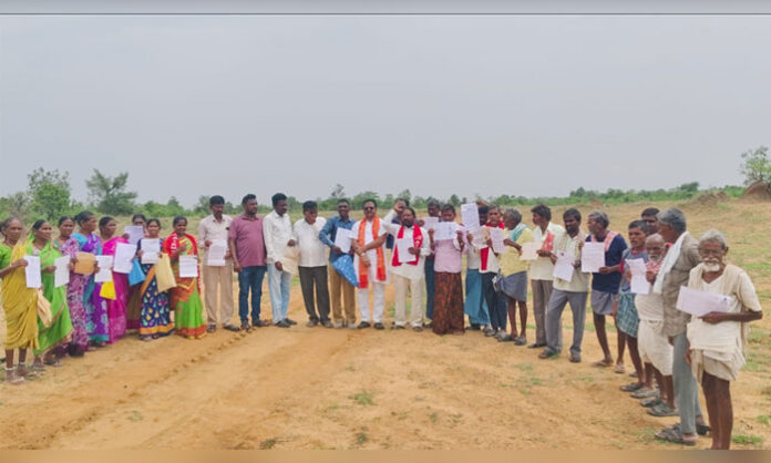 BJP leader Koyyala Emaji addressing farmers during a visit to disputed agricultural lands in Nennela Mandal.