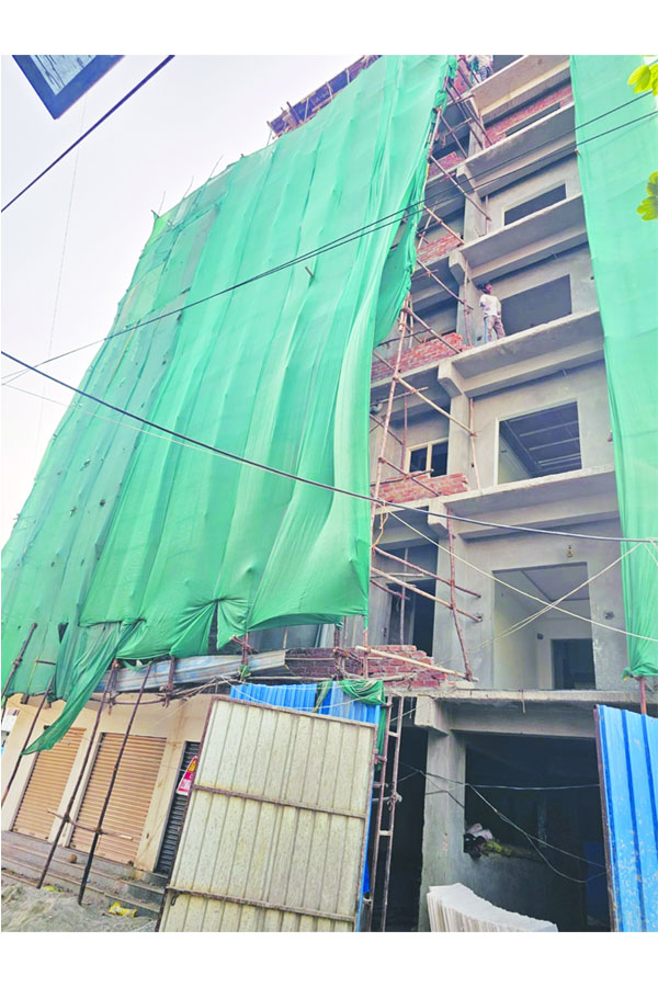 Illegal Construction | ప్లాన్ ఒకటి.. నిర్మాణం మరొకటి.. 2 illegal building construction karwan hyderabad02