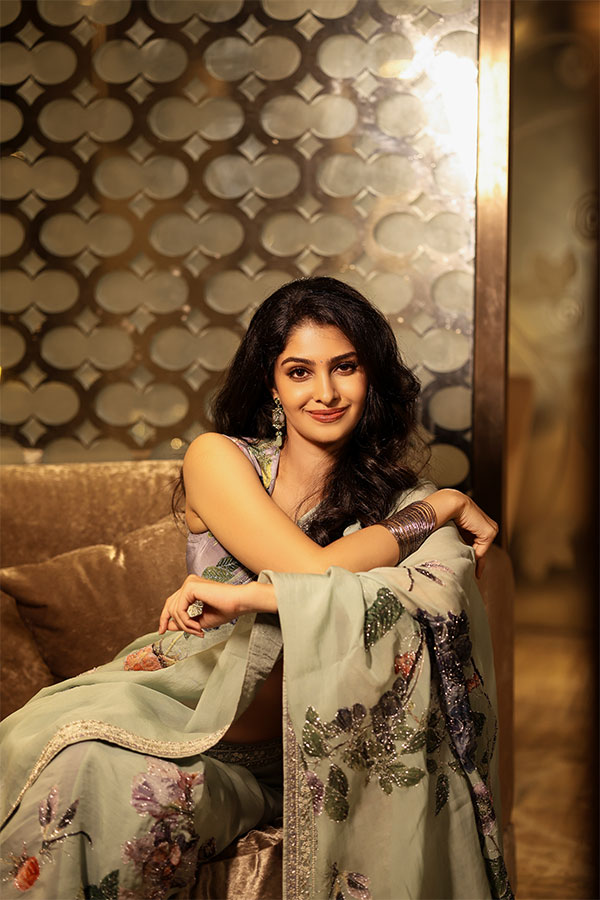manasa varanasi latest stills21