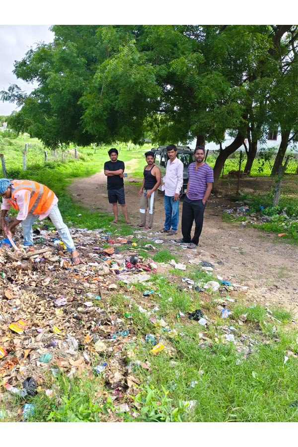 Sofinagar Colony | చెత్త సమస్యపై స్పందించిన నాయకులు 2 sofinagar colony garbage cleanup action2