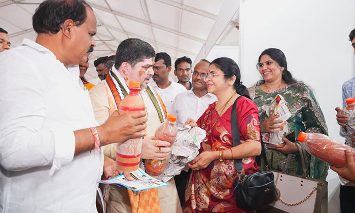 Handicrafts | కులవృత్తుల మేళాకు విశేష స్పందన.. 1 traditional crafts fair bonalu hyderabad hmda1