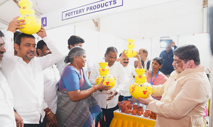 Handicrafts | కులవృత్తుల మేళాకు విశేష స్పందన.. 3 traditional crafts fair bonalu hyderabad hmda3