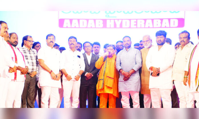 Minister Ponnam Prabhakar attends Aadab Hyderabad 15th anniversary Excellence Awards 2026