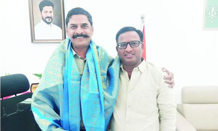 Aadab Hyderabad CMD Satyam Veeramalla invites senior government officials to the newspaper's 15th anniversary celebration