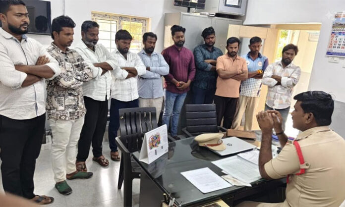 SI Kurumurthy warns Bonalu procession organizers against DJ systems and law-and-order violations in Kalwakurthy