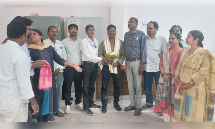Dr. Eshwar Kumar felicitated after taking charge as Principal of Palamuru University College of Pharmacy