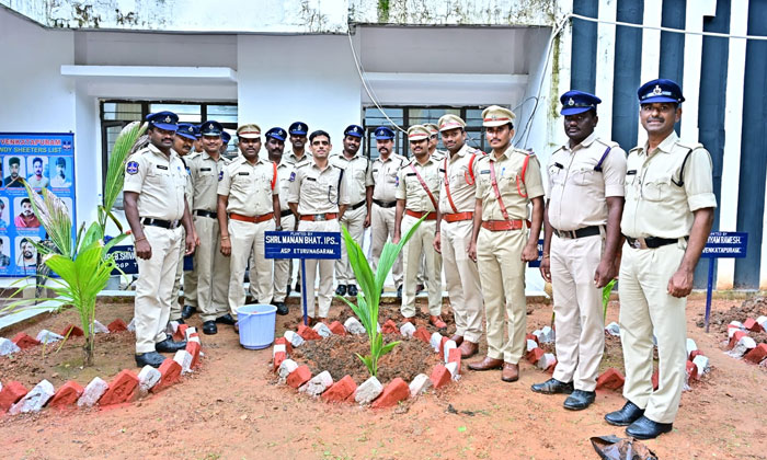 Eturunagaram ASP police station inspection1