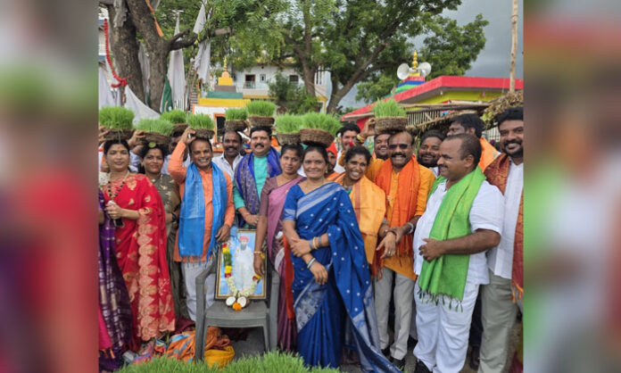 BJP leaders participate in Teej festival celebrations and offer special prayers with the Lambadi community at Saidhoni Thanda.
