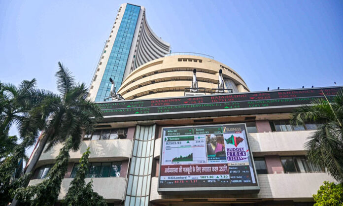 Indian stock markets ended lower as selling pressure in financial and private banking stocks weighed on investor sentiment.