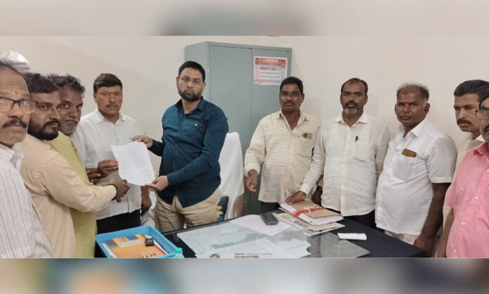 Kadthal farmers demand fair compensation for land affected by 765 kV high tension power line