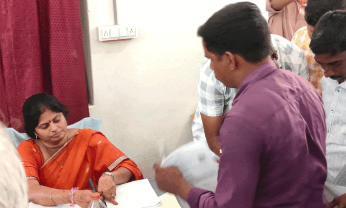 Voter hearing program held in Krishnajiwadi village for voter card corrections