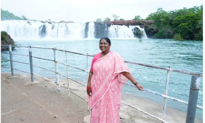 Minister Seethakka Visits Bogatha Waterfall Mulugu1