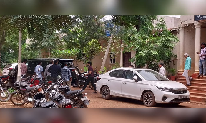 Naga Chaitanya Visits Vikarabad Tahsildar Office