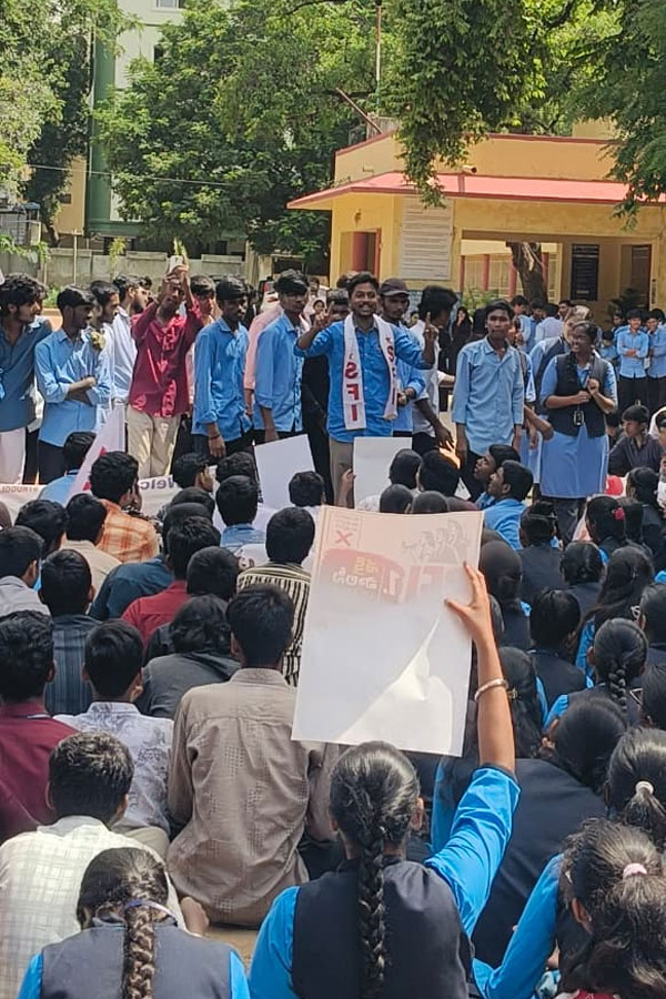 Polytechnic students protest against GO No. 971