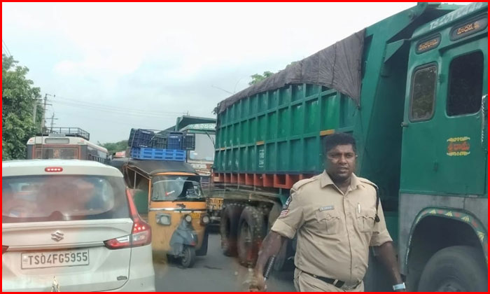 Sand Coal Lorries Choke Border Roads2